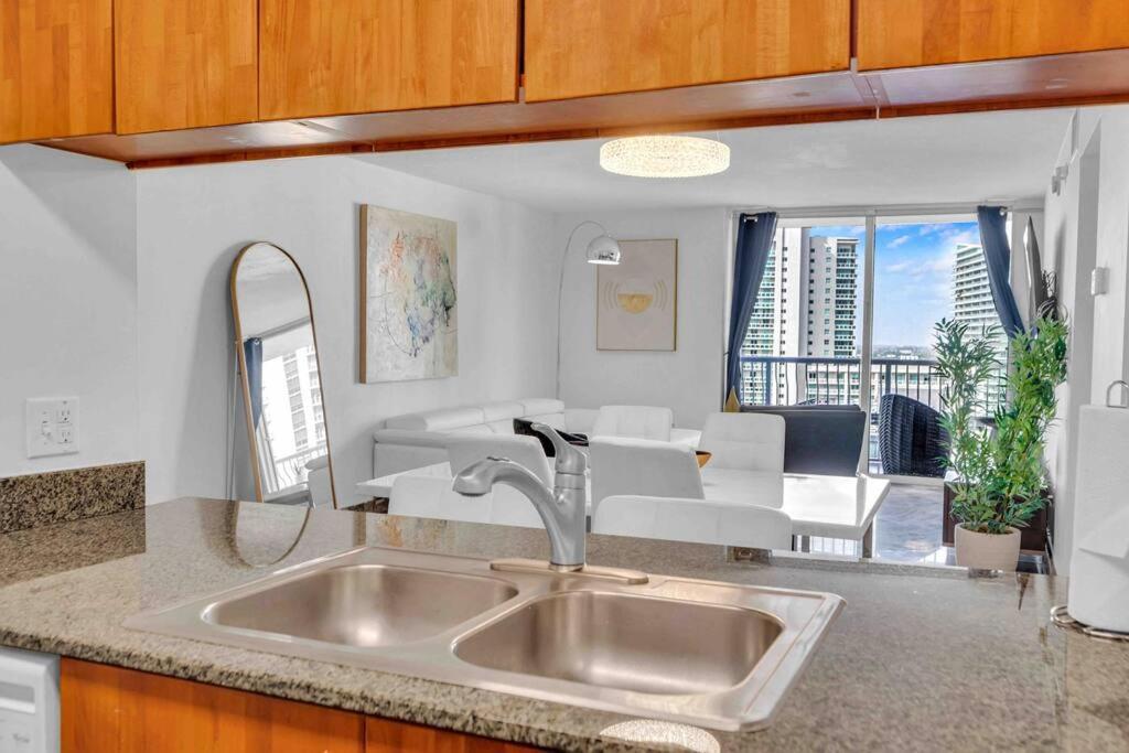 Iconic High Floor 3 Bedrooms In The Heart Of Miami Zewnętrze zdjęcie